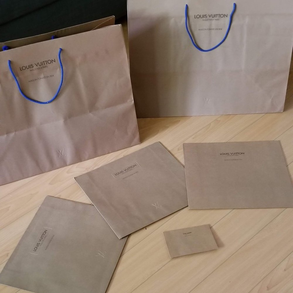 LV, Louis Vuitton Paper bags and sleeves